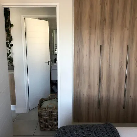Luxury One Bedroom Apartment Somerset West Exterior photo